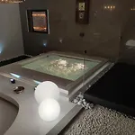 Vip Garden Jacuzzi Seaview In The Hearth Of Downtown 아파트 라스페치아