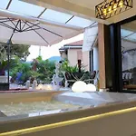Vip Garden Jacuzzi Seaview In The Hearth Of Downtown 아파트