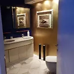 Vip Garden Jacuzzi Seaview In The Hearth Of Downtown 아파트 라스페치아