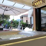 Vip Garden Jacuzzi Seaview In The Hearth Of Downtown 라스페치아