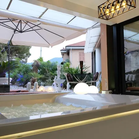 Vip Garden Jacuzzi Seaview In The Hearth Of Downtown La Spezia