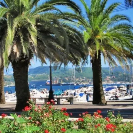 Vip Garden Jacuzzi Seaview In The Hearth Of Downtown Apartment La Spezia