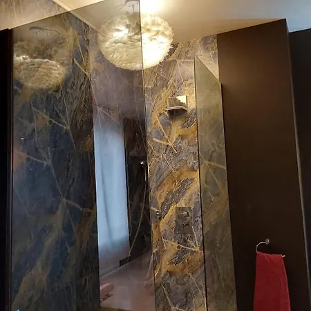 Apartment Vip Garden Jacuzzi Seaview In The Hearth Of Downtown