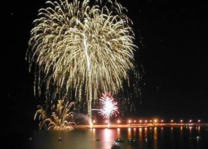 Апартаменты Vip Garden Jacuzzi Seaview In The Hearth Of Downtown Специя