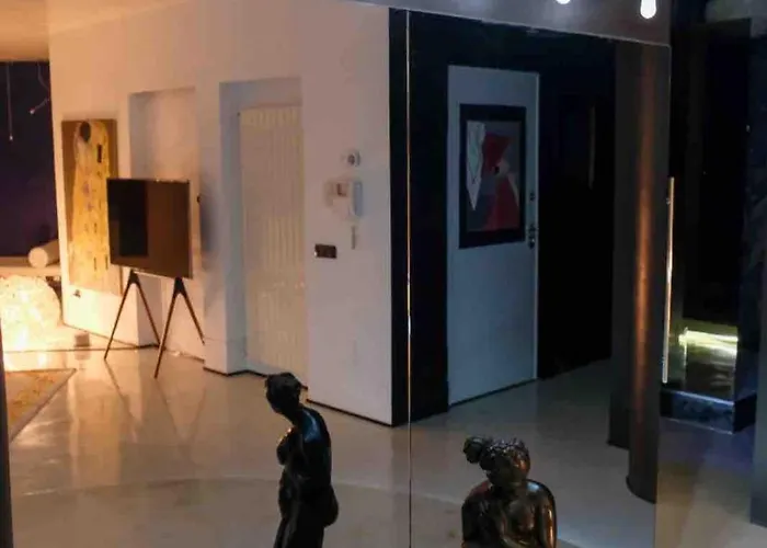 Апартаменты Vip Garden Jacuzzi Seaview In The Hearth Of Downtown Специя